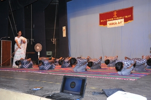 Ms. Kalavathy Sekhar giving a demo on easy yoga with our SMHS students